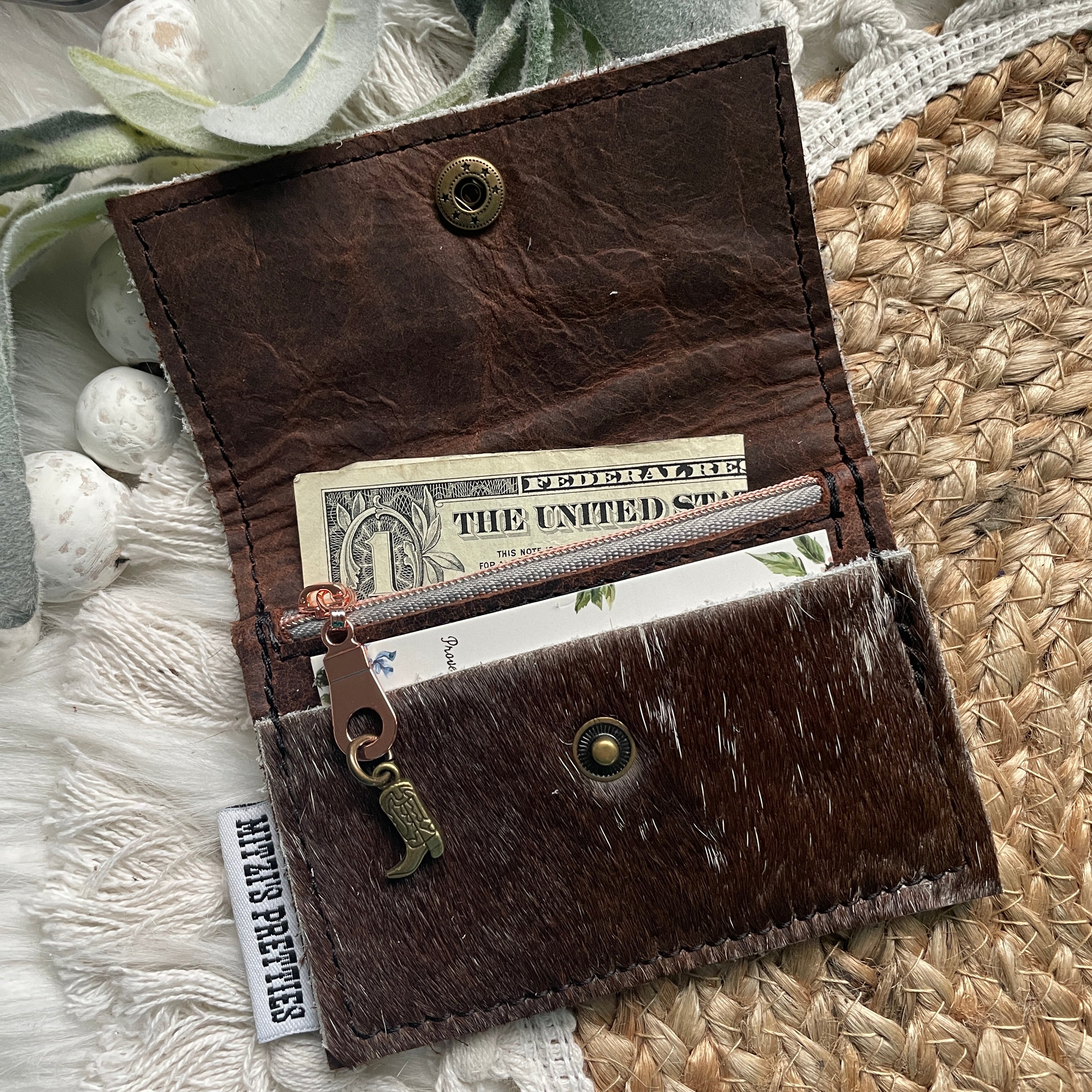 折りたたみ財布 JILLSTUART Logo Point Cowhide half wallet 4BNY480 JILLSTUART]☆PAPER☆LOGO COWHIDE CARD WALLET 財布・小物